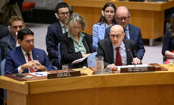 ग़ाज़ा: अत्याचार अपराधों के जोखिम पर चेतावनी, चिकित्साकर्मियों के मारे जाने की जाँच की मांग